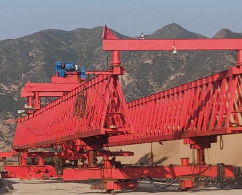 GYLQ200T-40M自平衡過(guò)跨架橋機(jī)在使用時(shí)有哪些優(yōu)點(diǎn)呢？